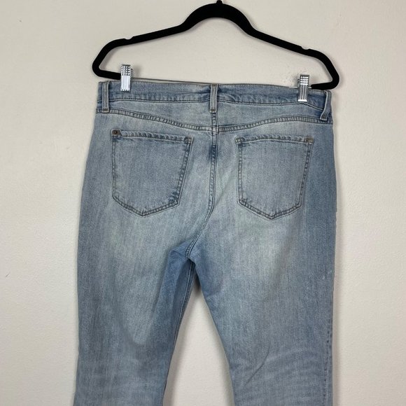 Old Navy‎ Woman's Sz 12 Light Wash Boyfriend Straight Distressed Raw Hem Jeans - Picture 6 of 10